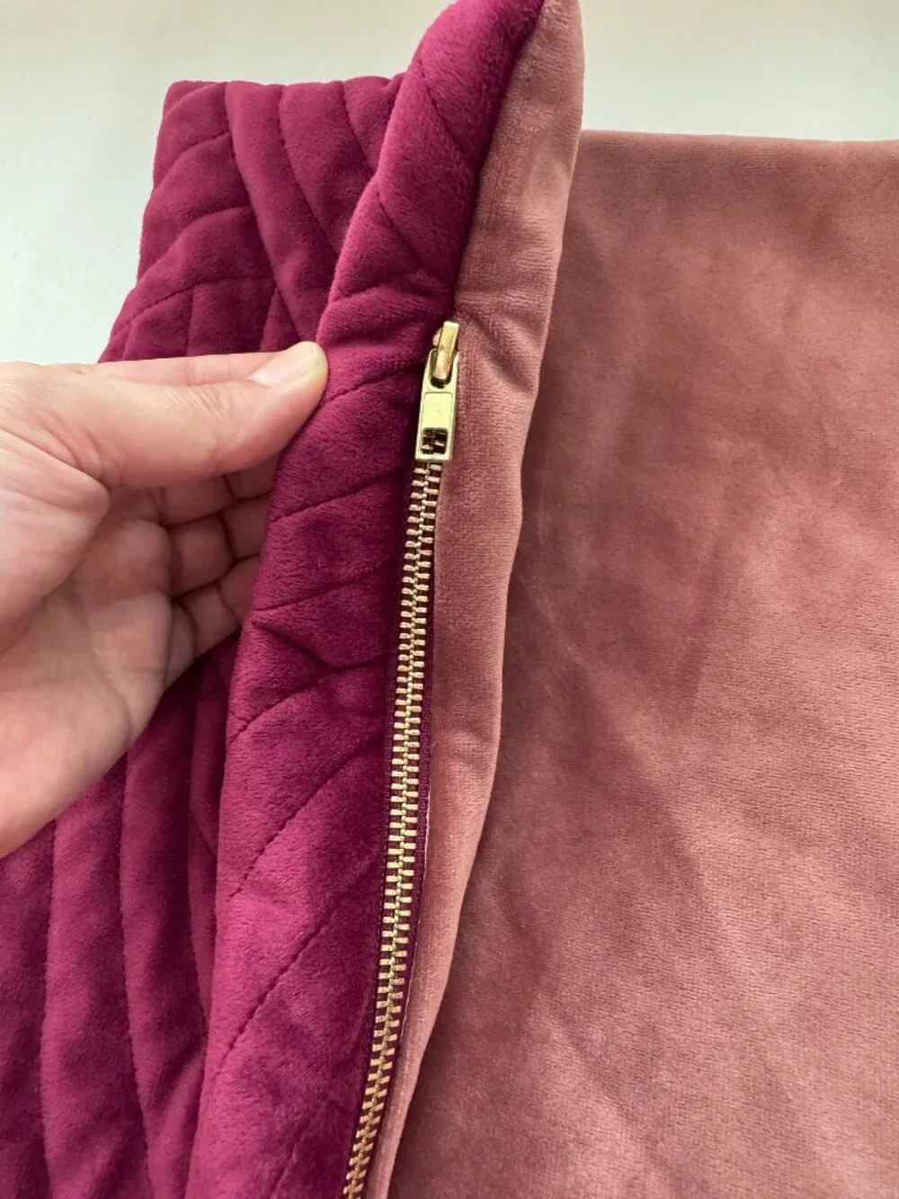 World Market Square Pillow Case O/S Fuschia 18x18 Side Gold Zipper